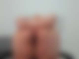 Live cam show with Andrea-curvy1 - Thick on liverealitysex.com