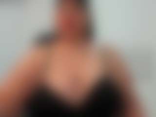 Andrea-curvy1 MILF webcam performer live streaming