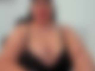 Live cam show with Andrea-curvy1 - Hairy Armpits on TeamSkeetLive