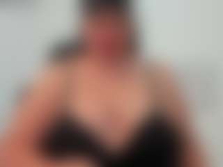 Live cam show with Andrea-curvy1 - Hairy Pussy on Cam Slut