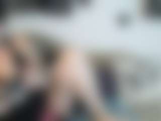 Live cam show with MissyDee - Altgirl on Milfs Live