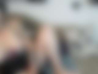Live cam show with MissyDee - Fishnets on Streamer API