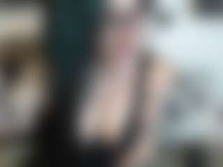 Live cam show with MissyDee - Bisexual on Mixed Magazine Live