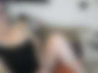 Live cam show with MissyDee - Fishnets on infinitiblacc.com