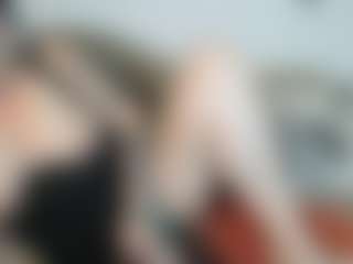 Live cam show with MissyDee - Moaning on madthumbs