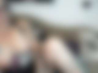 Live cam show with MissyDee - Mature on makecum.org