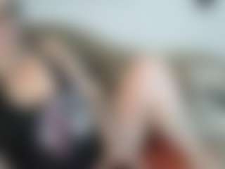 Live cam show with MissyDee - Public MILF on sexylivex.com