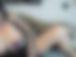 Live cam show with MissyDee - Public MILF on eurowanks.com