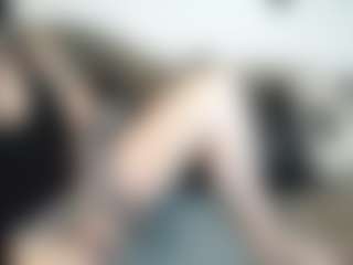 Live cam show with MissyDee - Fishnets on 1on1-livenow