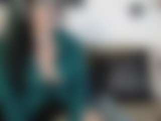 Live cam show with MissyDee - Strapon on googirlz