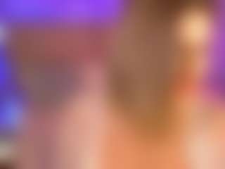 Live cam show with KiraRoxx - Green Eyes on TottyGirls