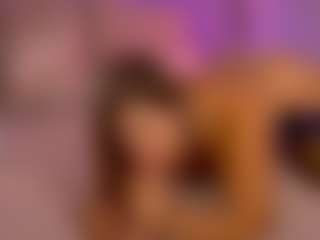 Live cam show with KiraRoxx - Green Eyes on madthumbs
