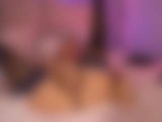 KiraRoxx's Live Sex Cam Show