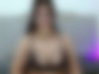 Live cam show with marianahott4 - Oil on Camming Site