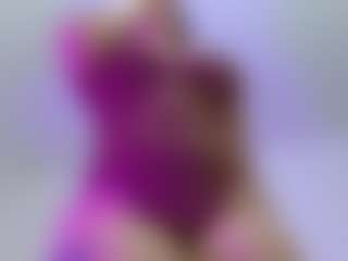 Live cam show with marianahott4 - Oil on Camsoda