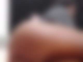 Spettacolo in cam dal vivo con Alhanamiller - Oil su Camsoda