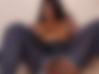 Live cam show with Alhanamiller - Oil on SpankPalCams