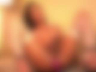 Chloe-Cherry21's Live Sex Cam Show