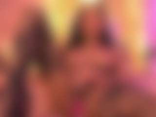 Live cam show with Chloe-Cherry21 - Black Hair on AdultVida.com