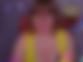 Live cam show with ZannaDreil - Gagging on Milfs Live