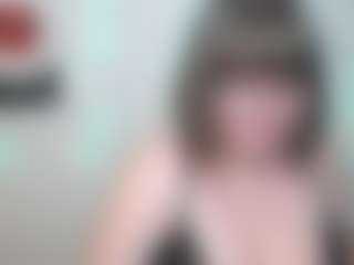 Live cam show with ZannaDreil - Gagging on Uber Horny