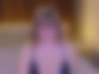 Live cam show with ZannaDreil - Gagging on makecum.org
