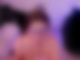 Live cam show with Amber Farrell - Average on AdultVida.com