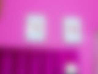 Live cam show with petitelittleebonyy - Pegging on SquirtSoMuch