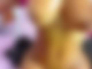 Live cam show with petitelittleebonyy - Pegging on CamClone