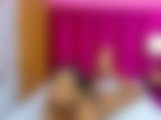 Live cam show with petitelittleebonyy - Pegging on Camsoda