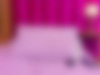 Live cam show with petitelittleebonyy - Pegging on Camsoda