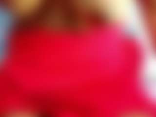 Live cam show with petitelittleebonyy - Pegging on Milf Play