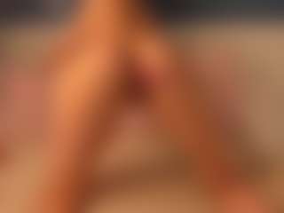 Live cam show with Emma - Moan on CamClone