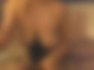 Show live cam dengan Emma - Brown Eyes Blonde Hair di Camsoda