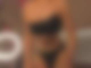 Live cam show with Emma - Brown Eyes Blonde Hair on madthumbs