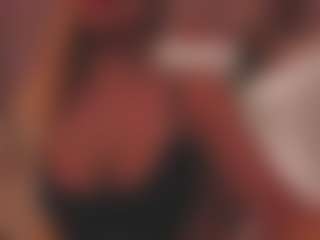 Live cam show with Emma - Moan on xDating