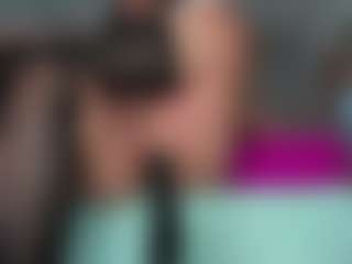 Live cam show with Carolinee-Torres - Curvy Teen (18+) on AdultVida.com