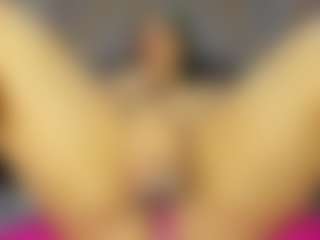 Carolinee-Torres's Live Sex Cam Show