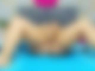 Carolinee-Torres's Live Sex Cam Show