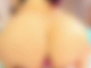 Live cam show with Carolinee-Torres - Threesome on TastyBlacksLive