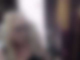 Live cam show with SofiaDream - Cougar on Streamer API