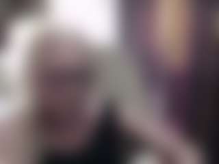 Live cam show with SofiaDream - Cougar on Hubzter Live