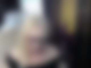 Live cam show with SofiaDream - Cougar on Hubzter Live