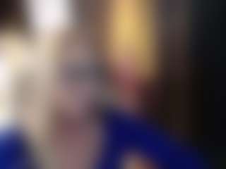 Live cam show with SofiaDream - Cougar on CamClone