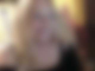 Live cam show with SofiaDream - Cougar on Gym Cam Girls