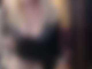 Live cam show with SofiaDream - Cougar on SpunkLive