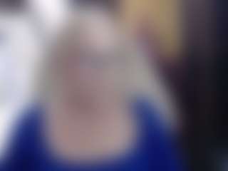 Live cam show with SofiaDream - Cougar on StripNow