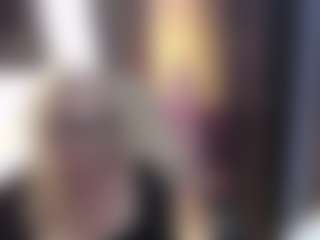 Live cam show with SofiaDream - Cougar on Gym Cam Girls