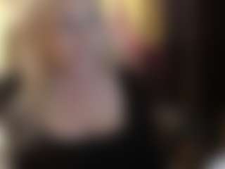 Live cam show with SofiaDream - Cougar on Livezox