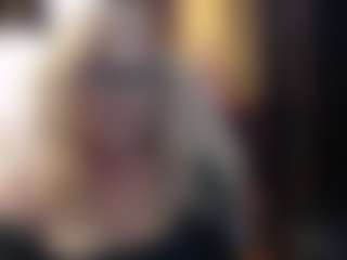 Live cam show with SofiaDream - Cougar on chickslive.net
